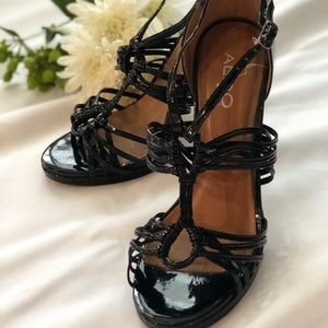 ALDO Black strappy Heel. Size 7